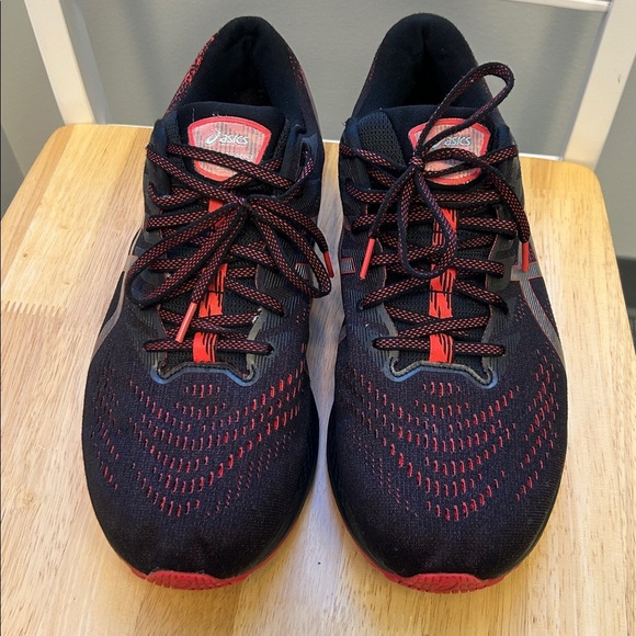 ASICS Gel-Kayano 28 Men\'s Running Shoes 1011B191 - Black and Red main image 8